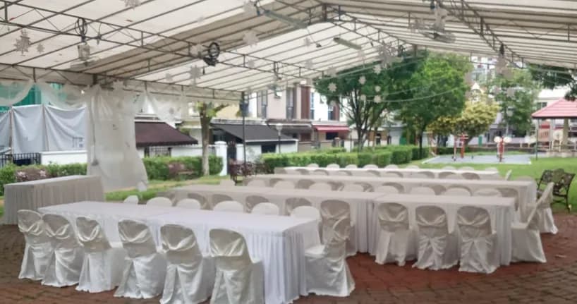 Complete Table Arrangement